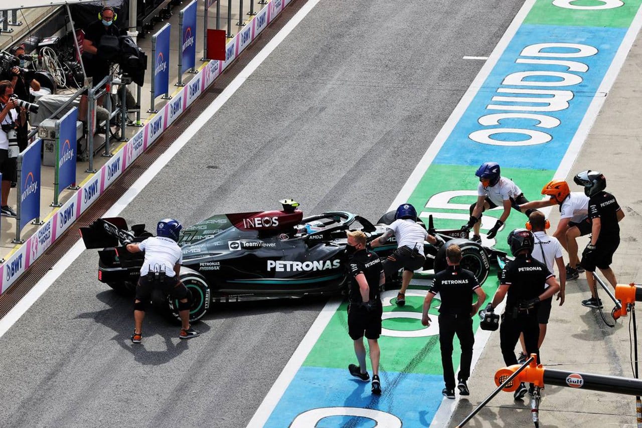 F1 「マクラーレンの苦情がなくてもボッタスにはペナルティを科していた」