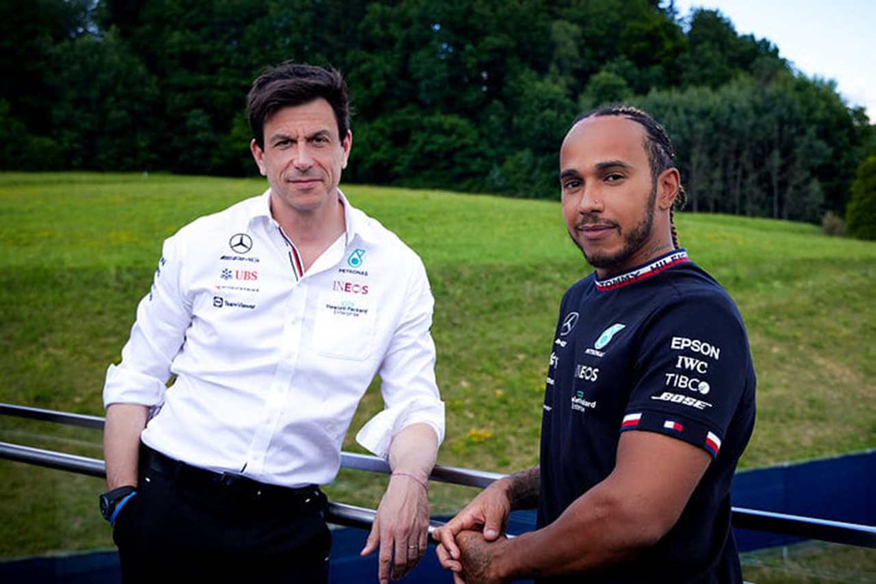 メルセデスF1、ルイス・ハミルトンとの2023年までの2年契約を発表