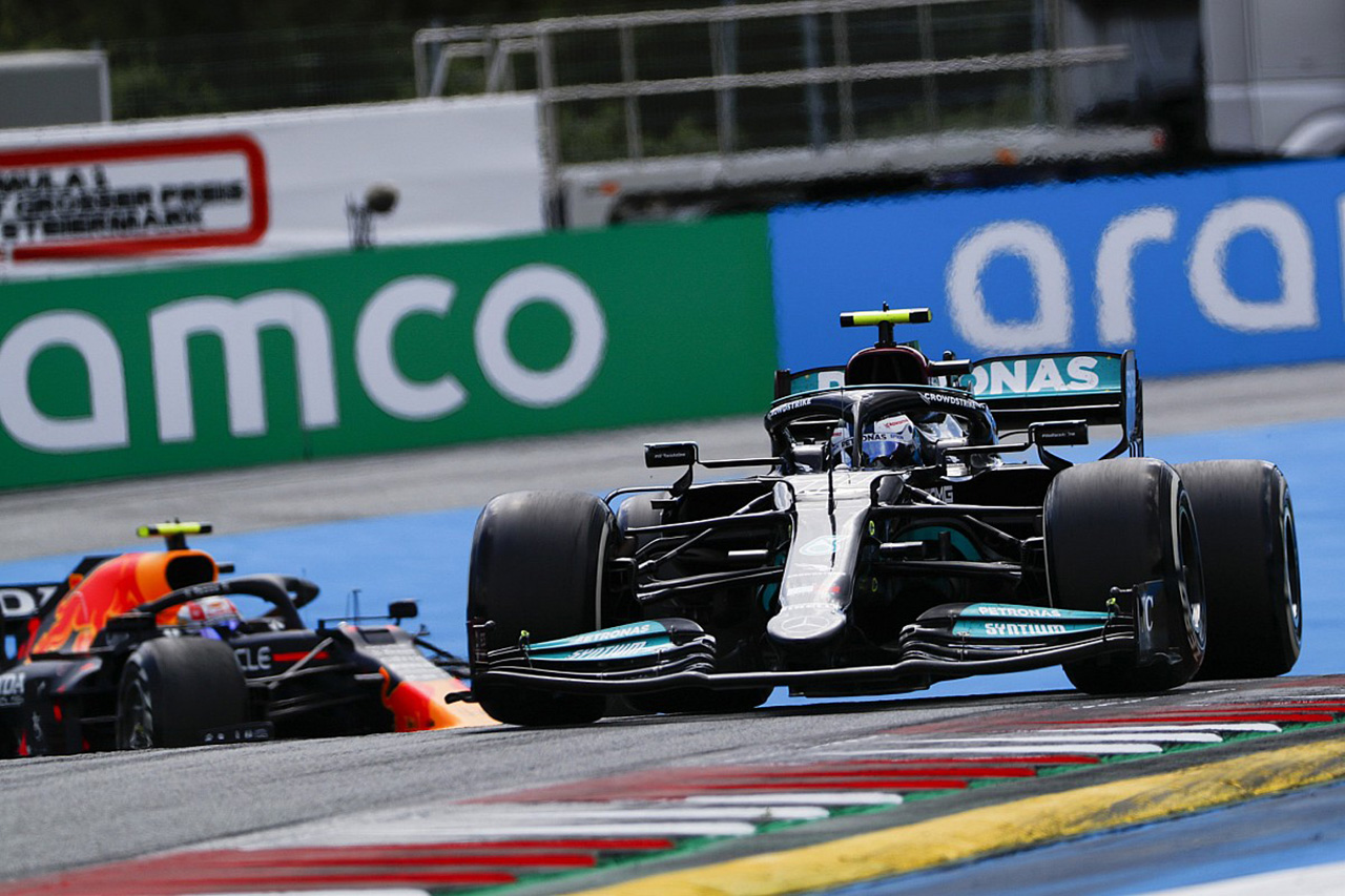 メルセデスF1代表 「レッドブル・ホンダとの厳しい戦いはチームを強くする」