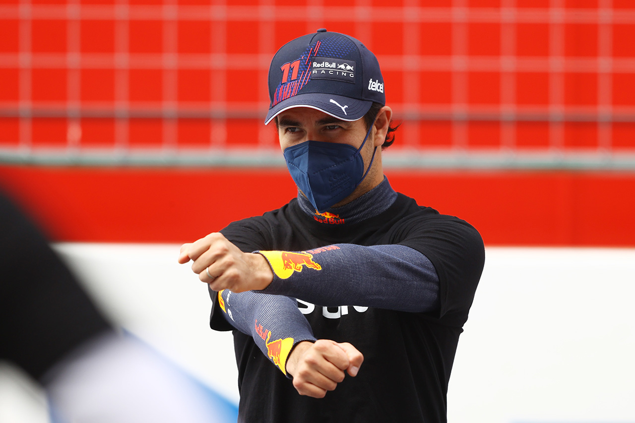 セルジオ・ペレス、2022年のレッドブルF1残留は契約年数の問題のみ?