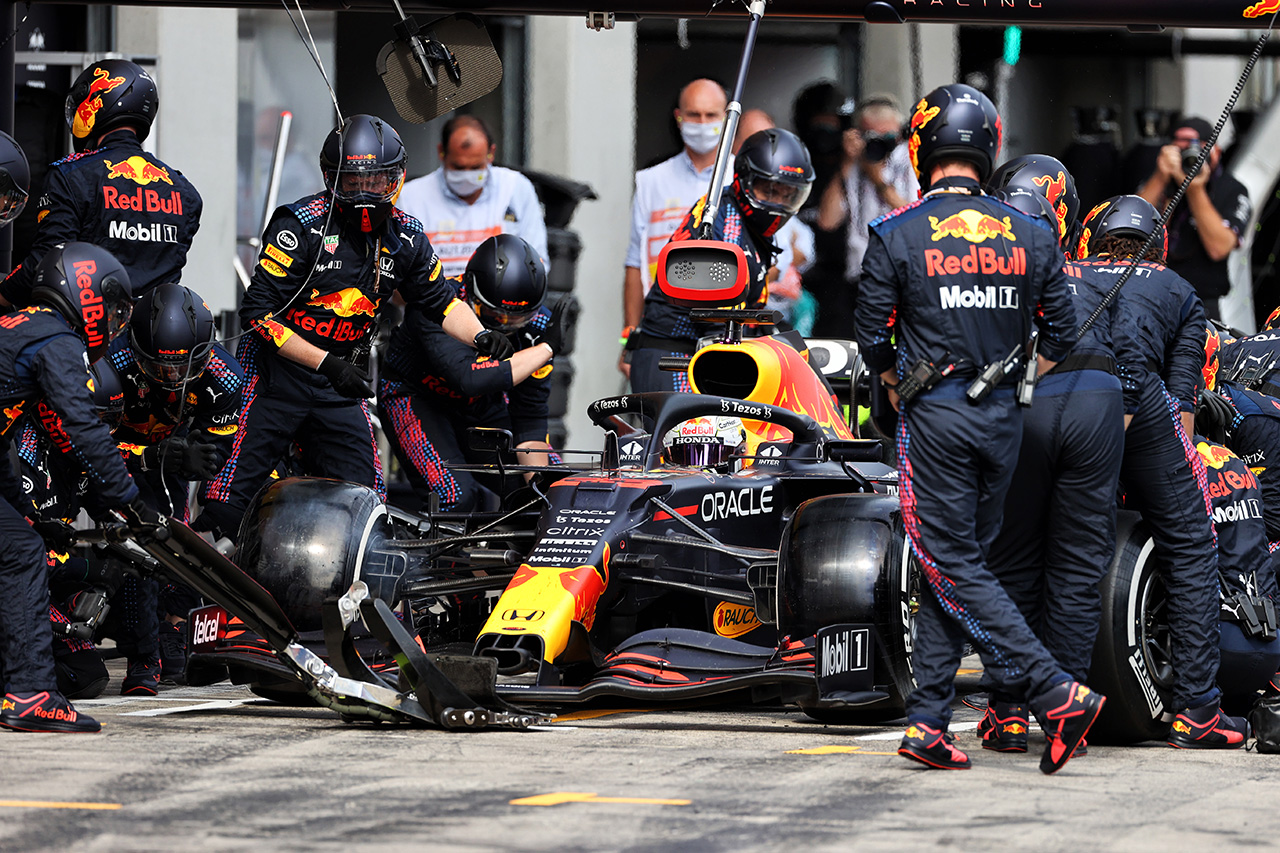 F1:ピットストップの“自動機能禁止”技術指令を一部変更&導入延期