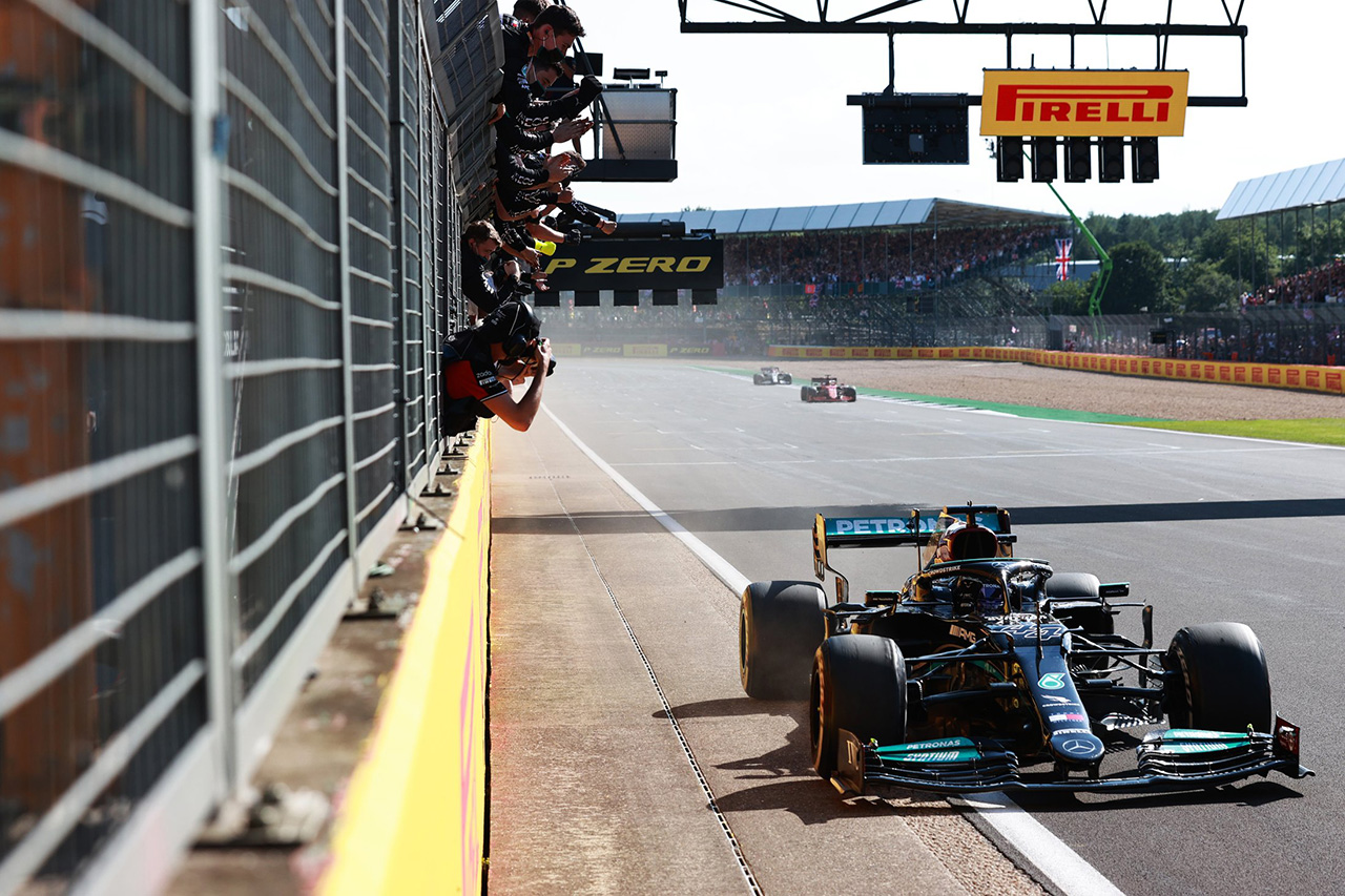 メルセデスF1首脳 「タイトルのリードを奪い返して夏休みに入りたい」