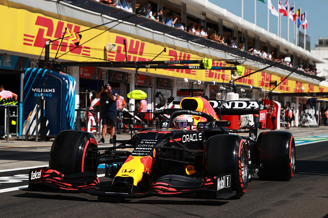 レッドブルF1代表 「ミディアムでメルセデスのタイムに匹敵できなかった」