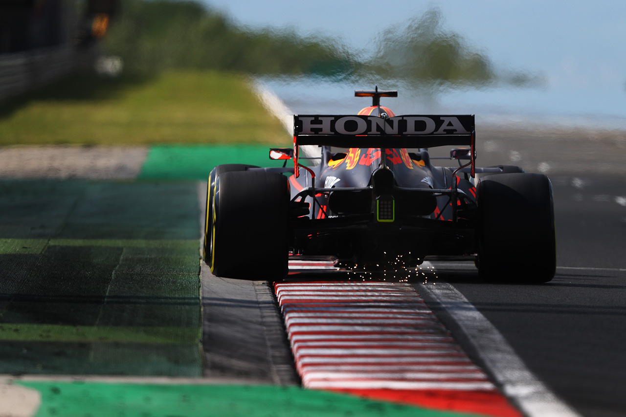 レッドブル・ホンダF1、フェルスタッペンがソフトスタートの誤算