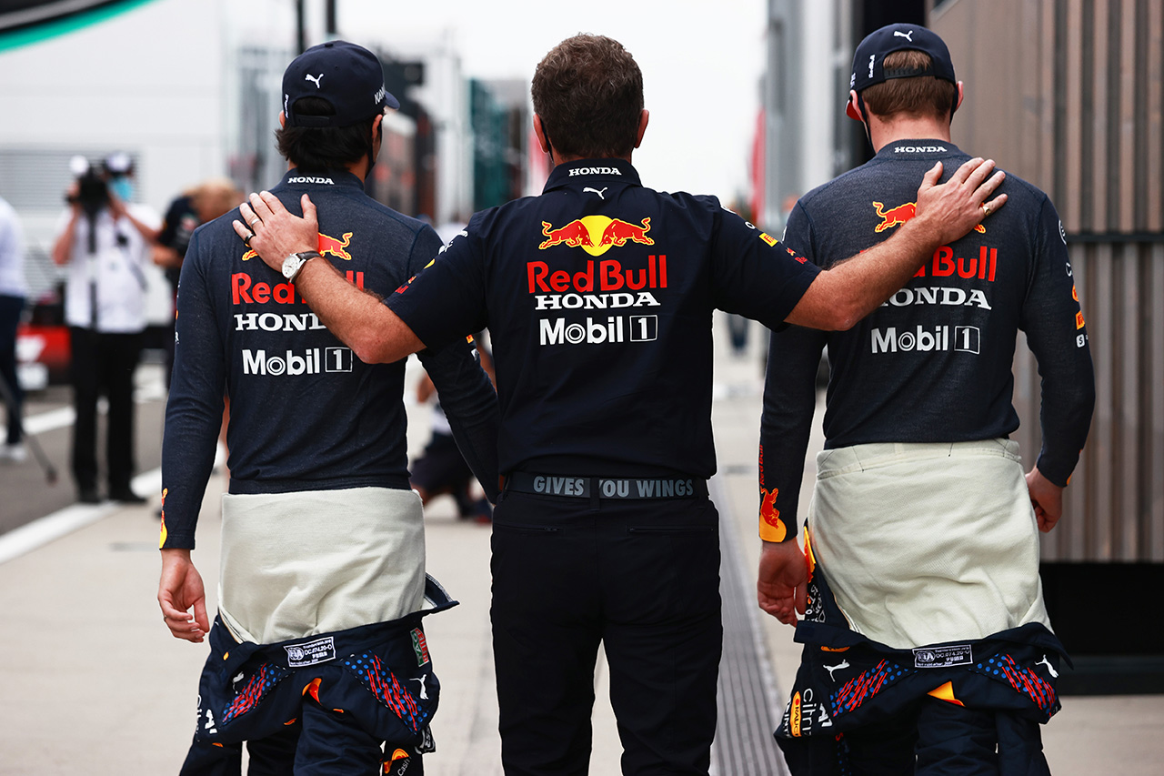 レッドブルF1代表、2台を潰され皮肉 「ボッタスは素晴らしい仕事をした」
