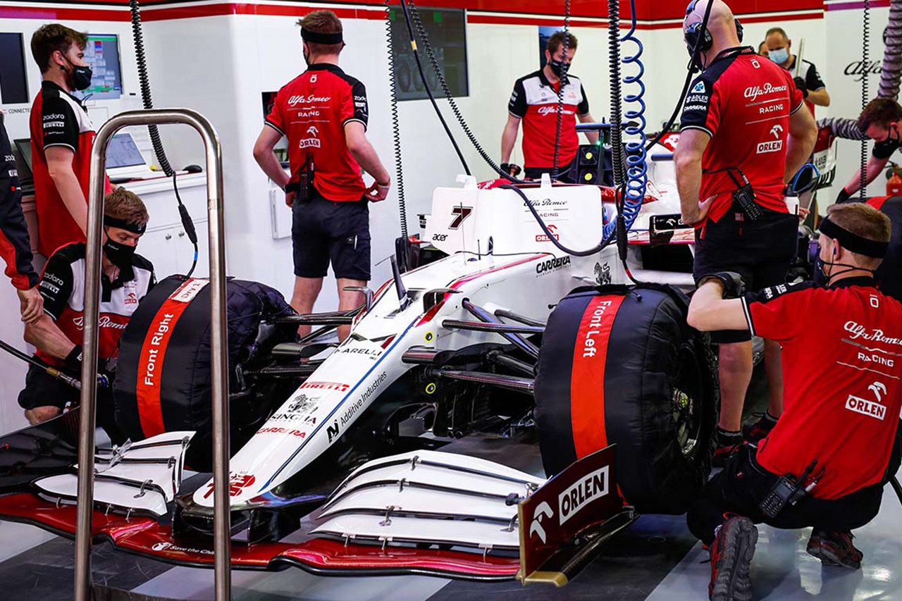 アルファロメオF1、ピットストップでの大失態は「信号機のエラー」