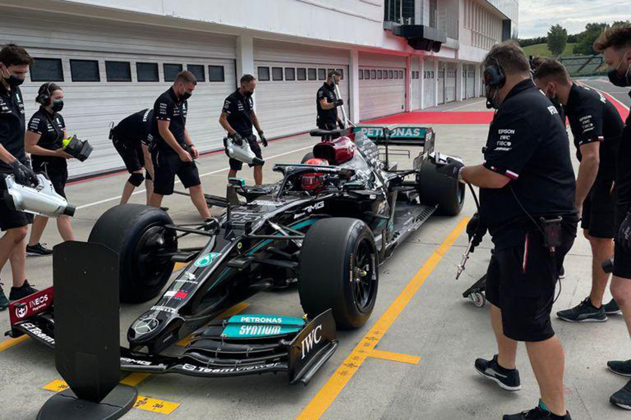 ジョージ・ラッセル、メルセデスF1の18インチタイヤテストで137周を走破