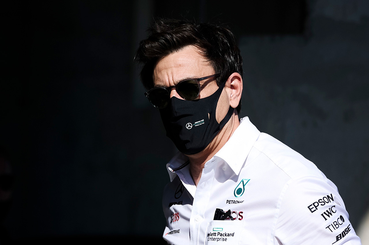「メルセデスF1はレッドブルを悪者に仕立て上げている」とロズベルグ