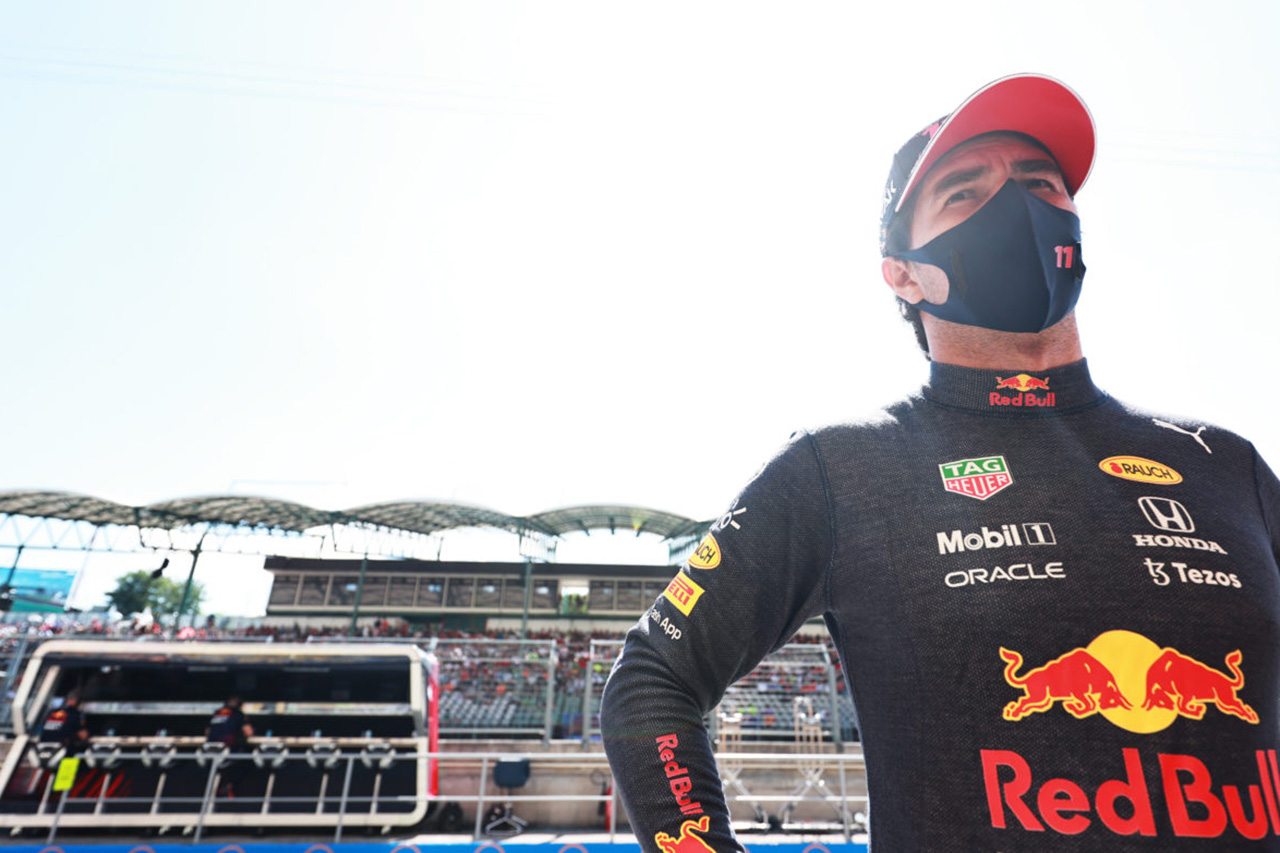 セルジオ・ペレス、レッドブルF1残留に自信「他の場所を探す理由はない」