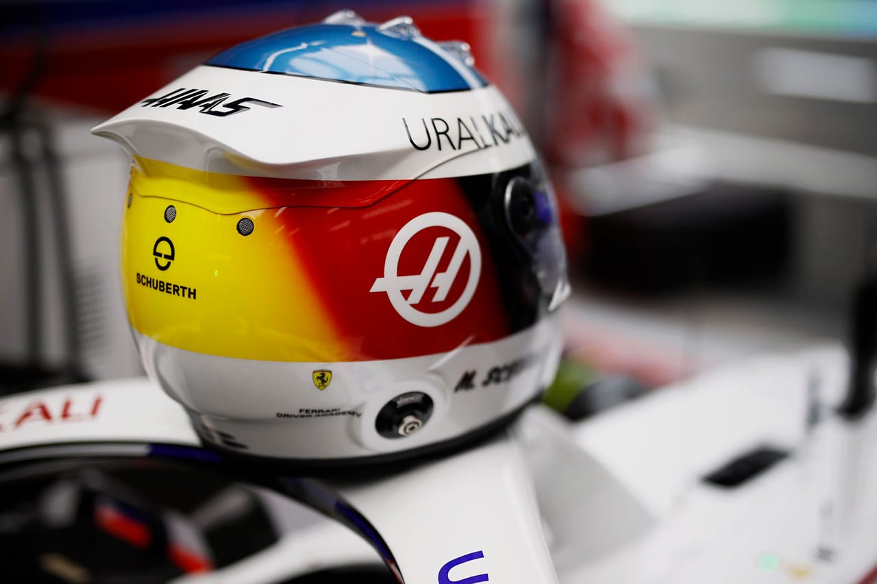 ミック・シューマッハ、30年前の父ミハエルのF1ヘルメットをリメイク
