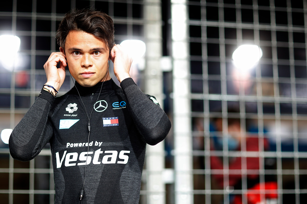 ジョージ・ラッセル、ウィリアムズF1の後任にデ・フリースを推す