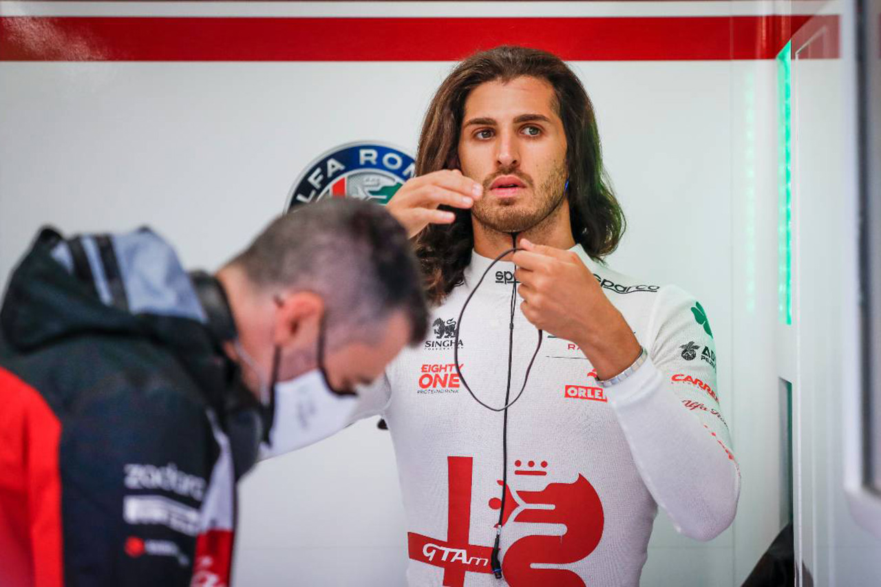 アントニオ・ジョビナッツィ 「2022年のアルファロメオF1残留は不確実」