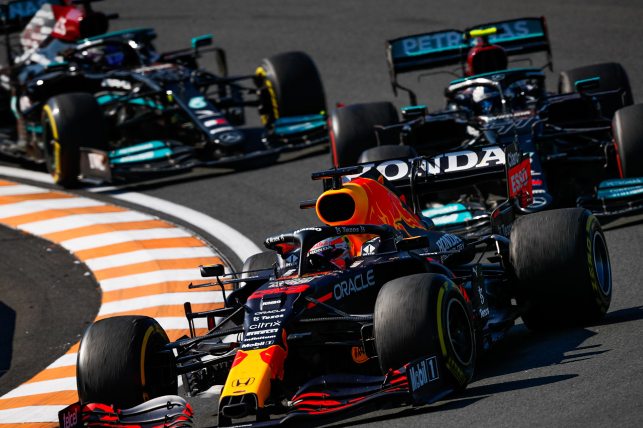 ルイス・ハミルトン 「予選でのフェルスタッペンの突然のゲインに驚いた」