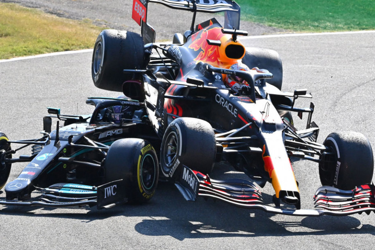 レッドブルF1代表、メルセデスの“戦略的なファウル”発言に不快感