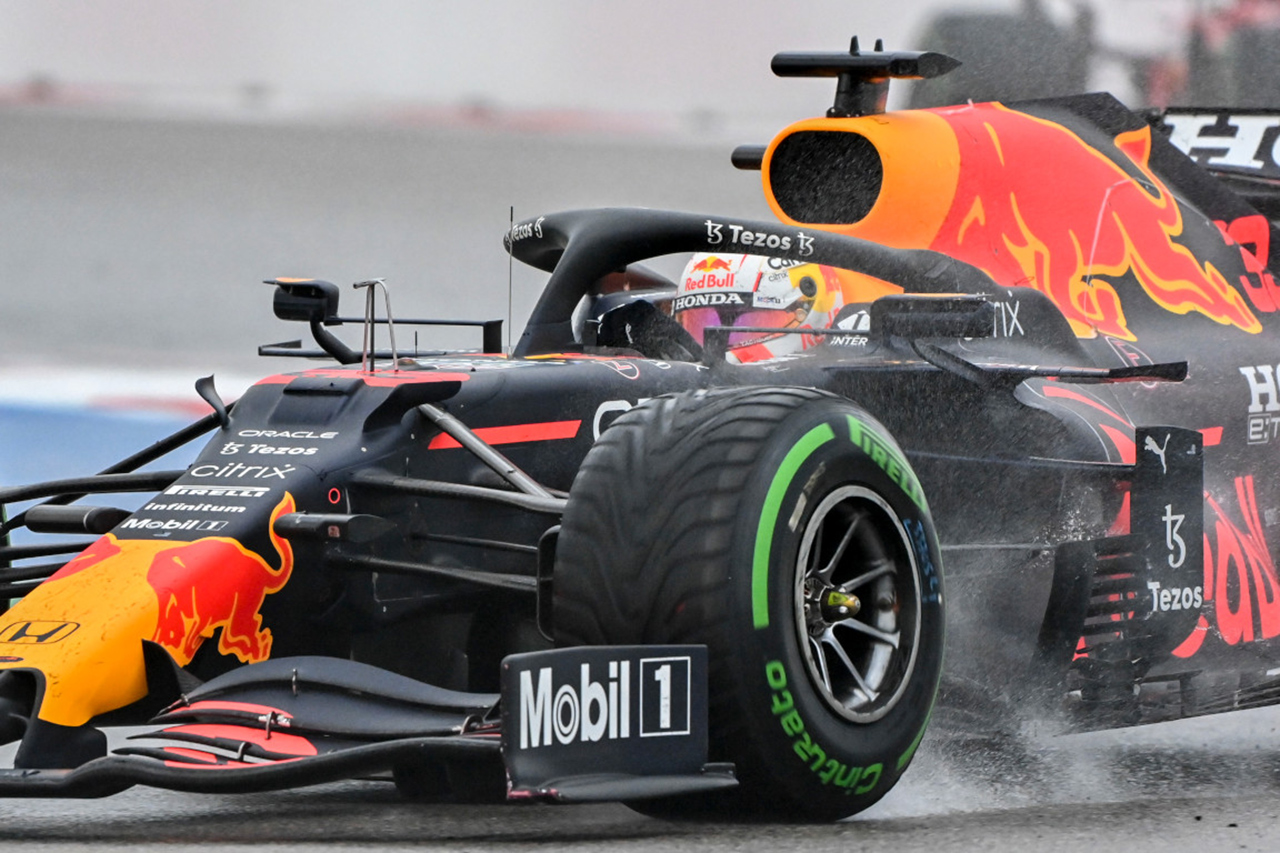 ピレリF1 「タイヤで水しぶきによる視界不良を解決することはできない」