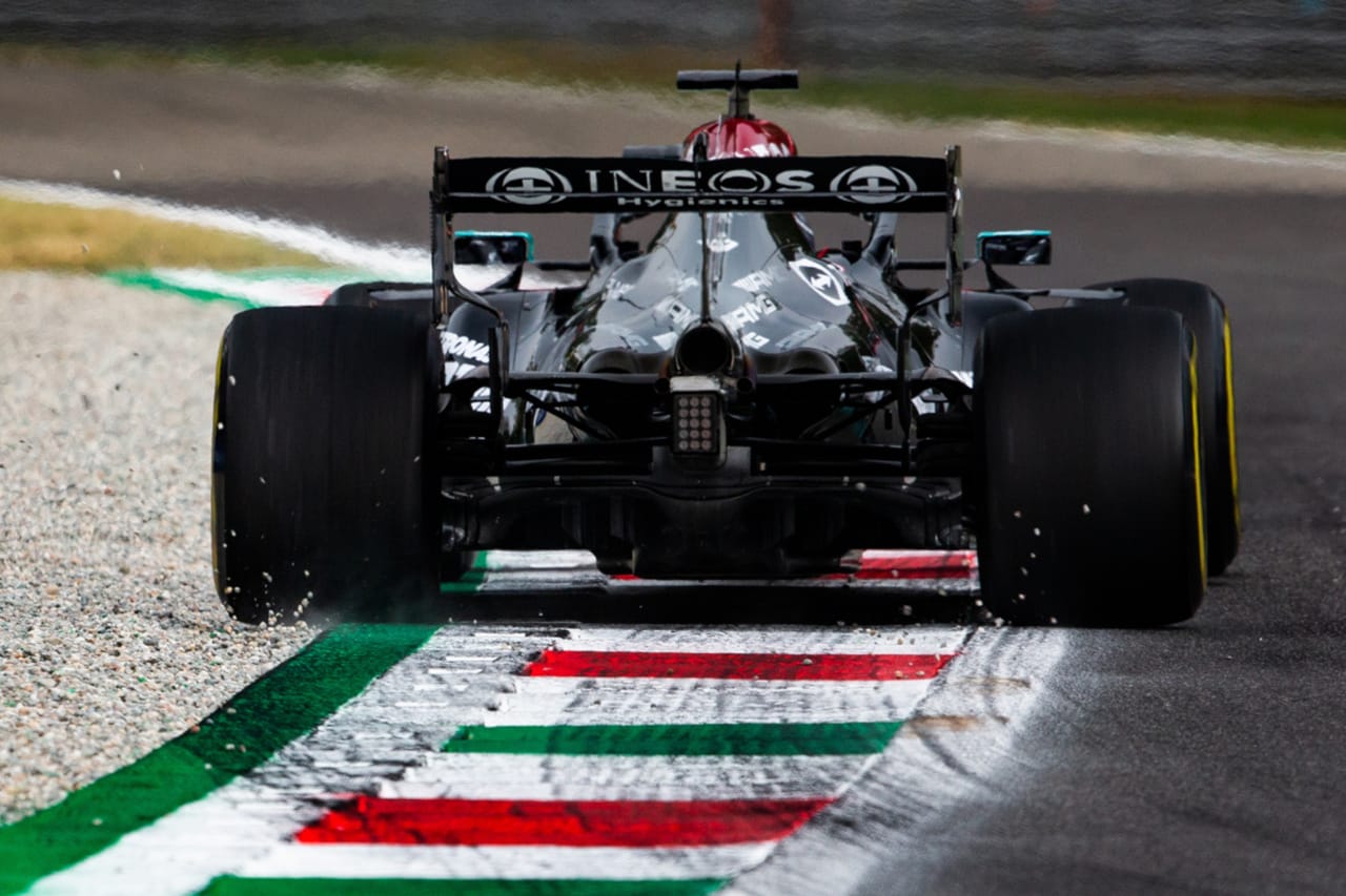 メルセデスF1代表 「ハミルトンのエンジン使用基数制限は頭痛の種」