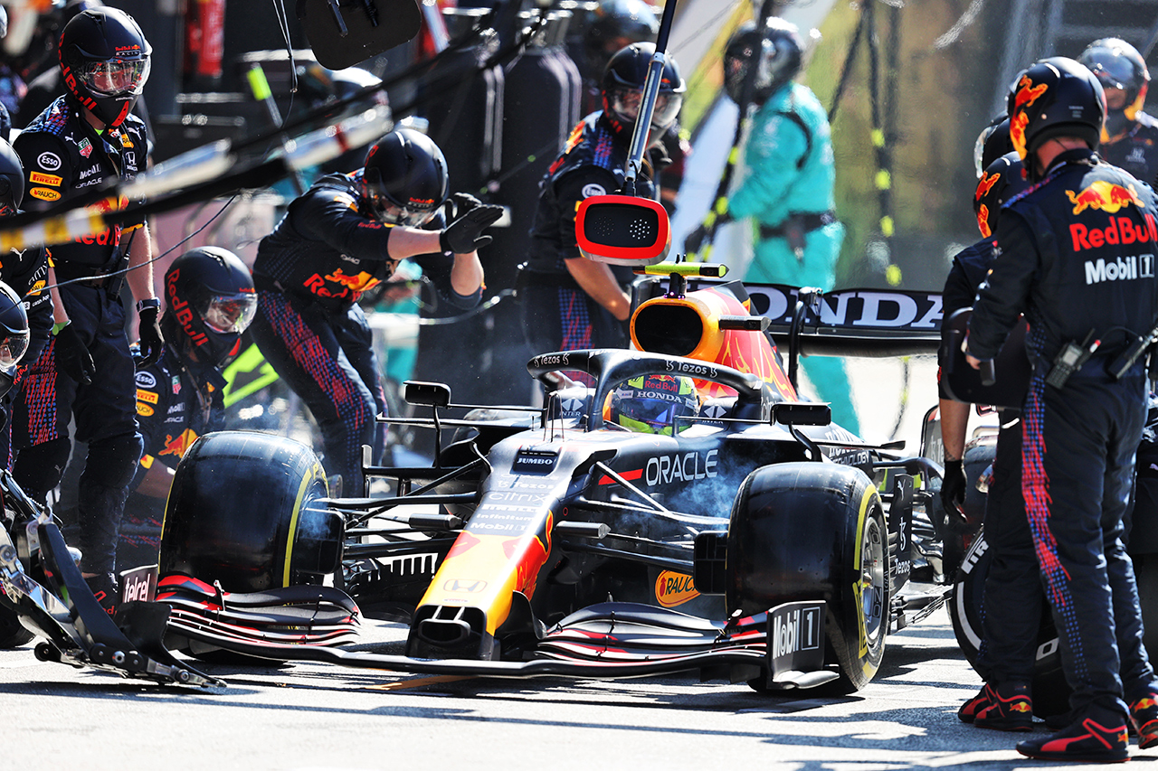 レッドブル・ホンダF1、技術指令後に平均ピットストップで最下位に転落