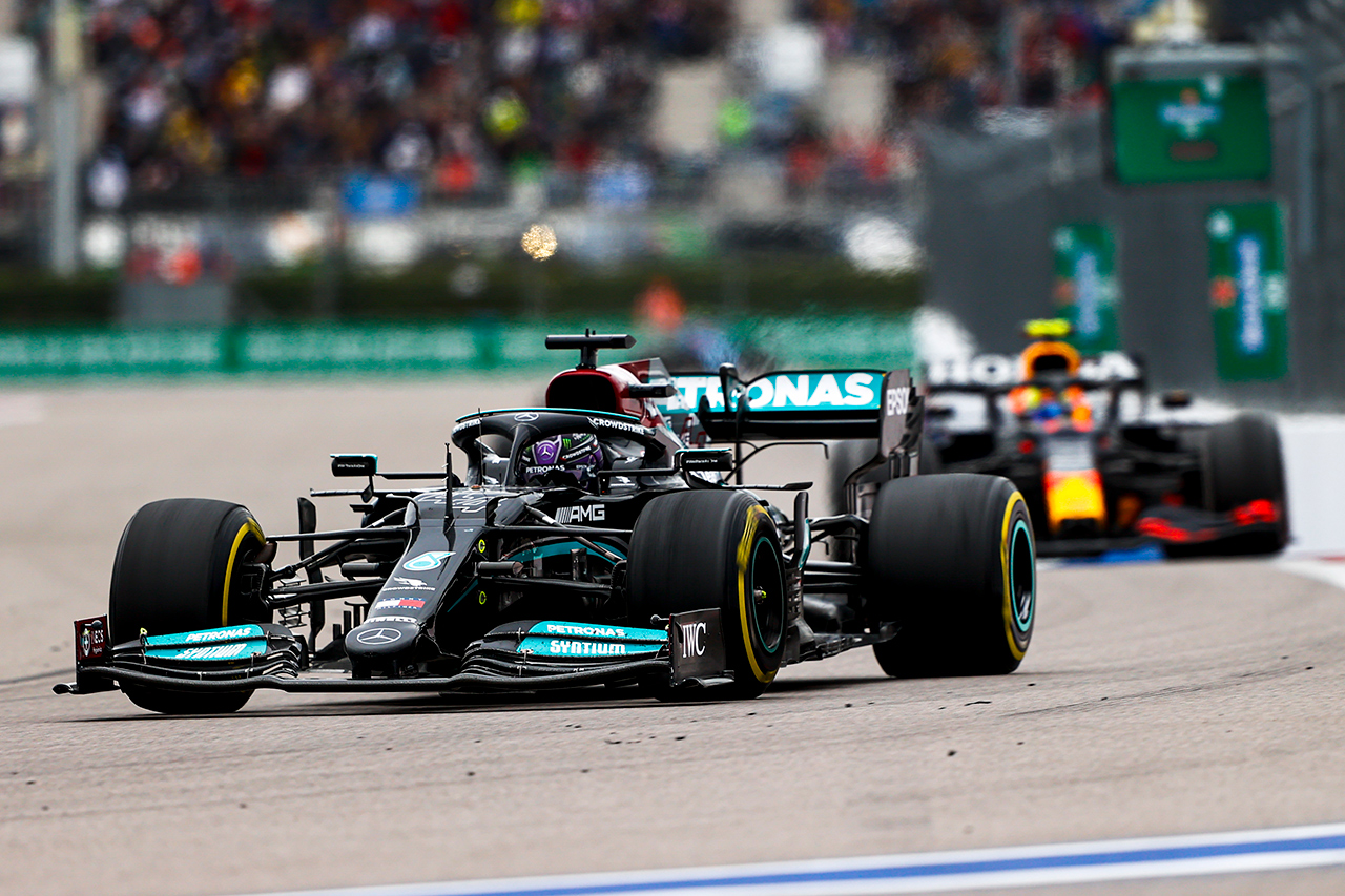FIA、メルセデスF1エンジンに対するレッドブルの苦情を却下