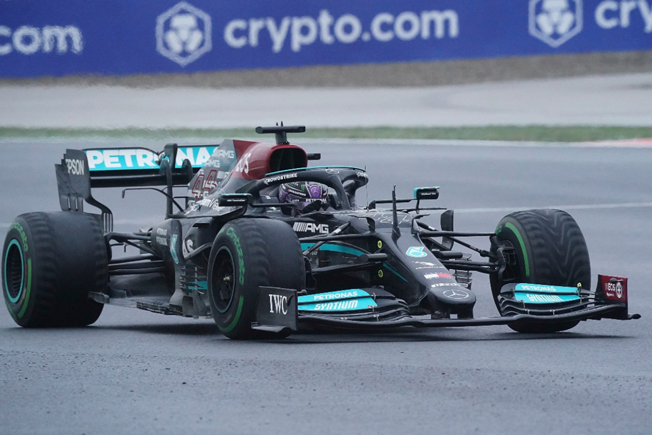 レッドブルF1代表 「我々の目にはハミルトンのタイヤは危険に見えていた」