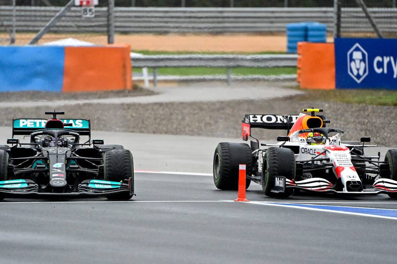 レッドブルF1首脳 「ハミルトンはペレスをピットレーンに押し込もうとした」