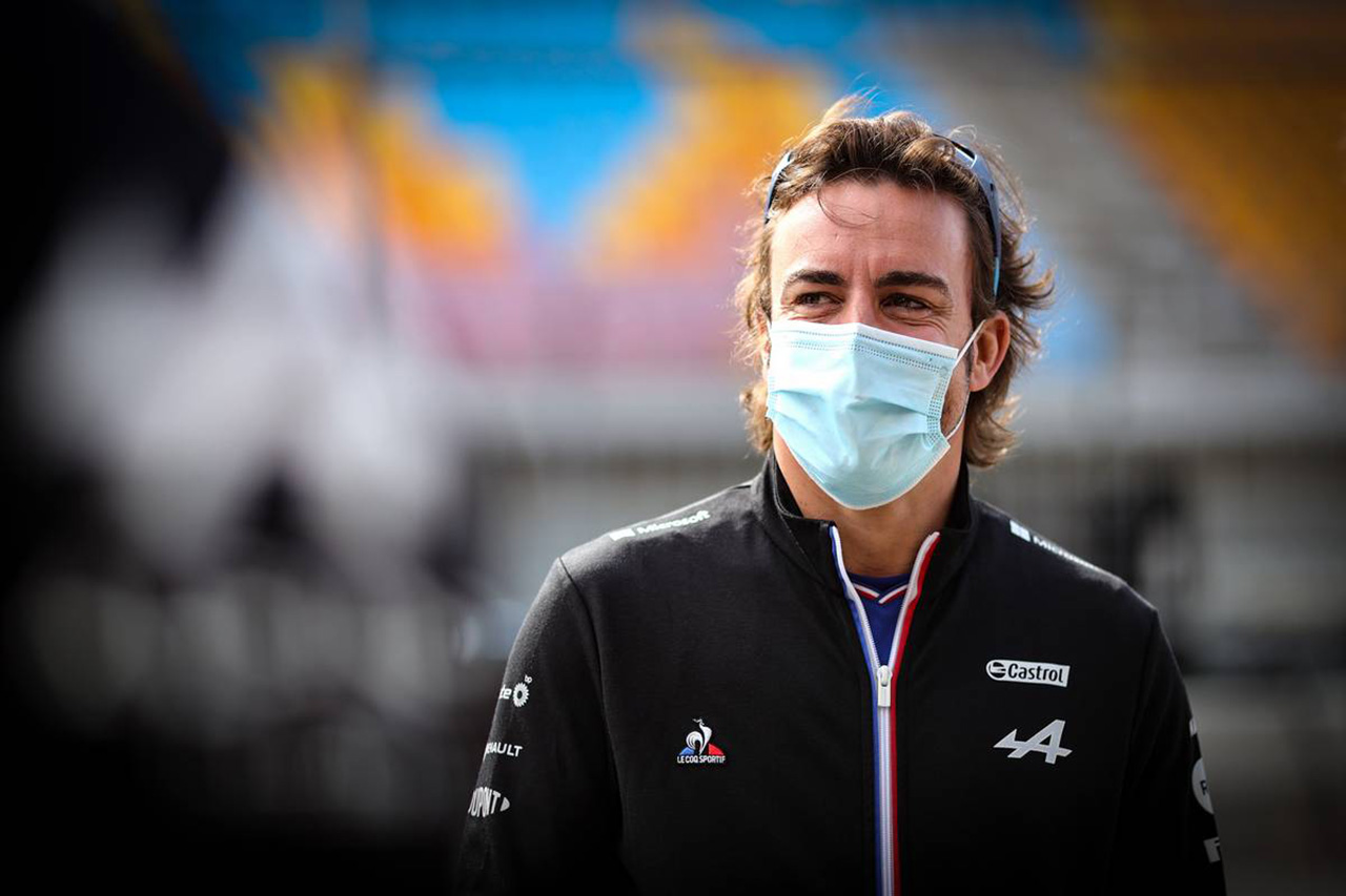 F1レースディレクター、アロンソの“ペナルティ差別”発言に反論