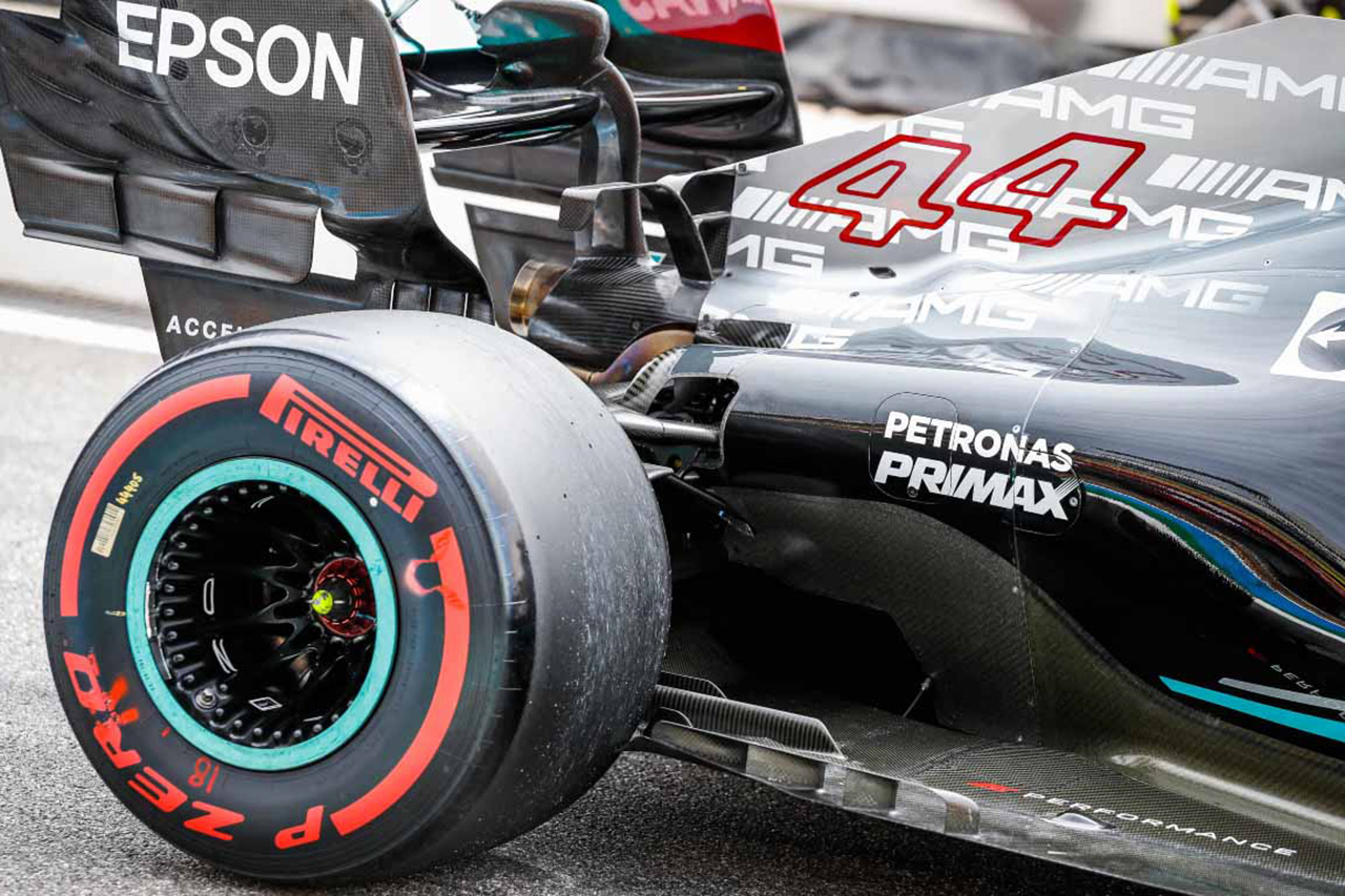 メルセデスF1、走行距離を重ねたF1エンジンから「異常なノイズ」