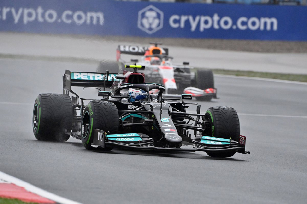 レッドブルF1 「メルセデスのF1エンジンは合法だと受け入れる必要がある」