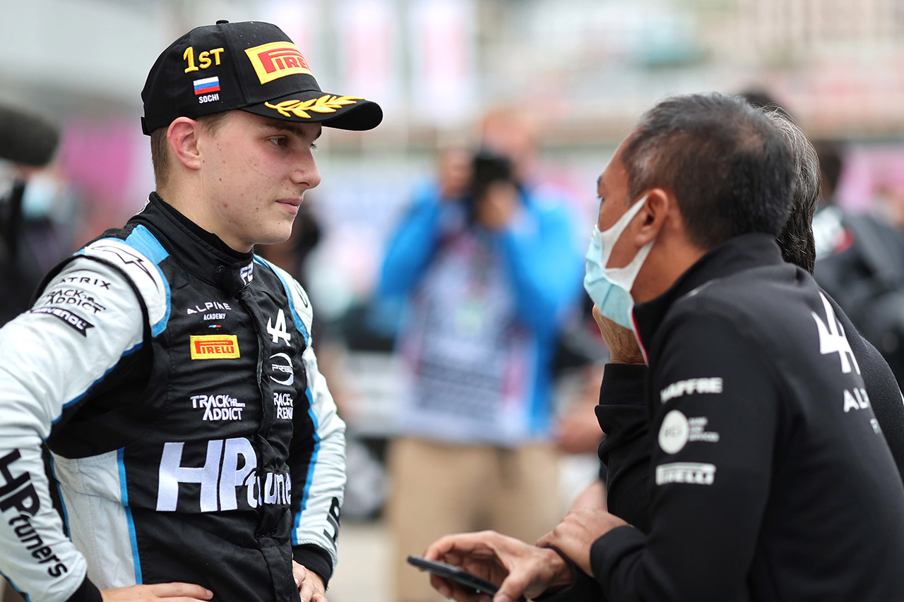 アルファロメオF1の“悪ふざけ”はオスカー・ピアストリに有利に運ぶ?