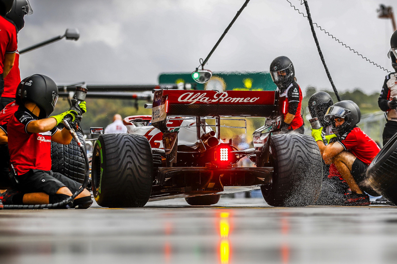 メルセデスF1代表 「ザウバーがこの時期にチームを売却するなら狂っている」