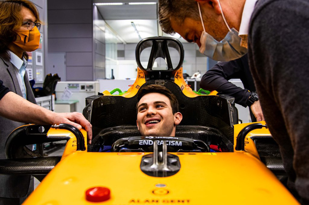 F1：パトリシオ・オワード、マクラーレン MCL35Mでシート合わせ