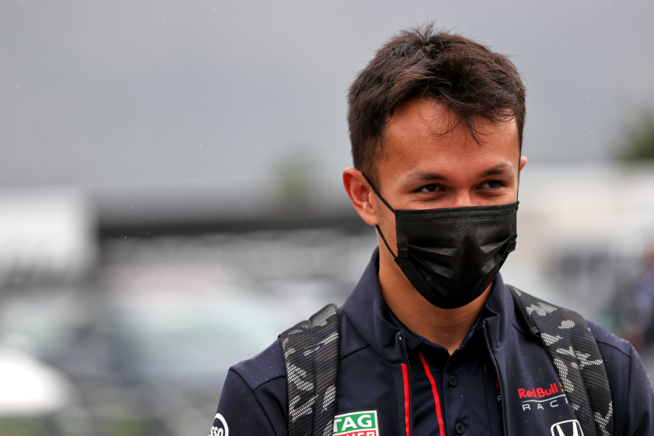 アレクサンダー・アルボン 「2022年F1マシンのシミュレーター経験は有利」