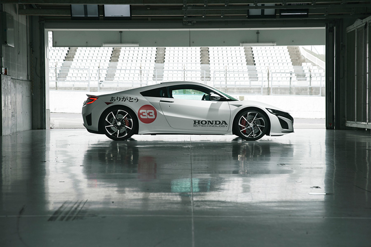 【動画】 レッドブル・ホンダF1 特別カラーNSX での鈴鹿走行の舞台裏