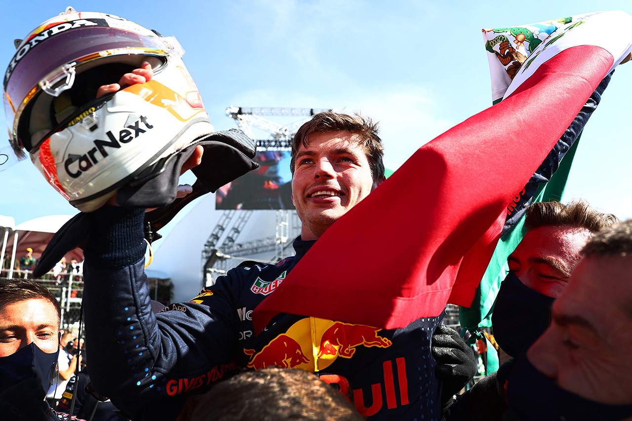 F1メキシコGP 決勝:フェルスタッペン優勝でレッドブルがダブル表彰台!