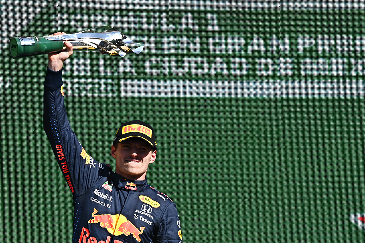 マックス・フェルスタッペン、ホンダF1エンジンでセナを超える年間9勝目