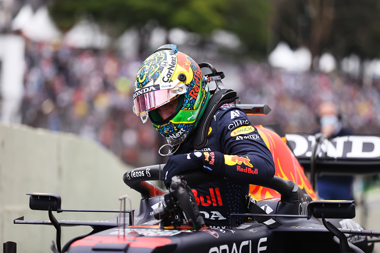 メルセデスF1、フェルスタッペンがハミルトンのウイングを損傷させたと主張?