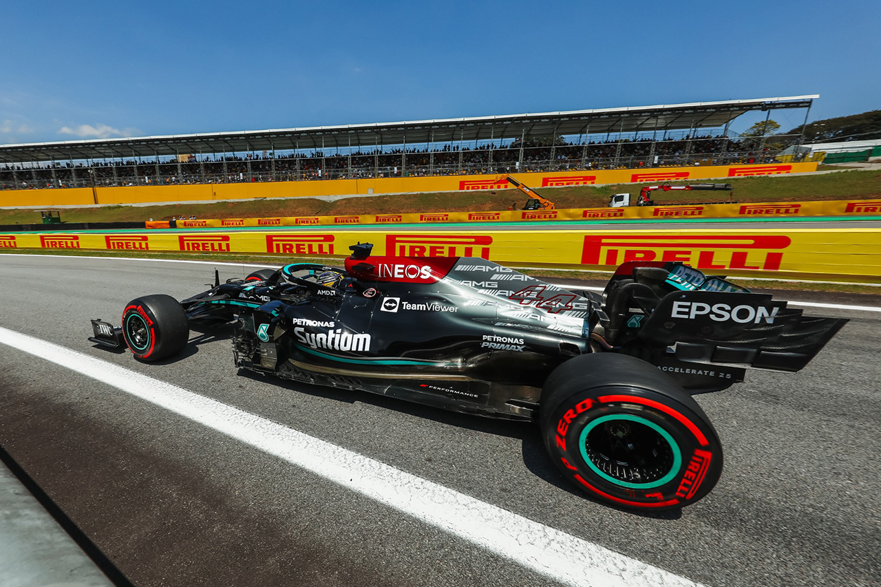 レッドブルF1 「メルセデスのリアウイングを抗議する準備は整っている」