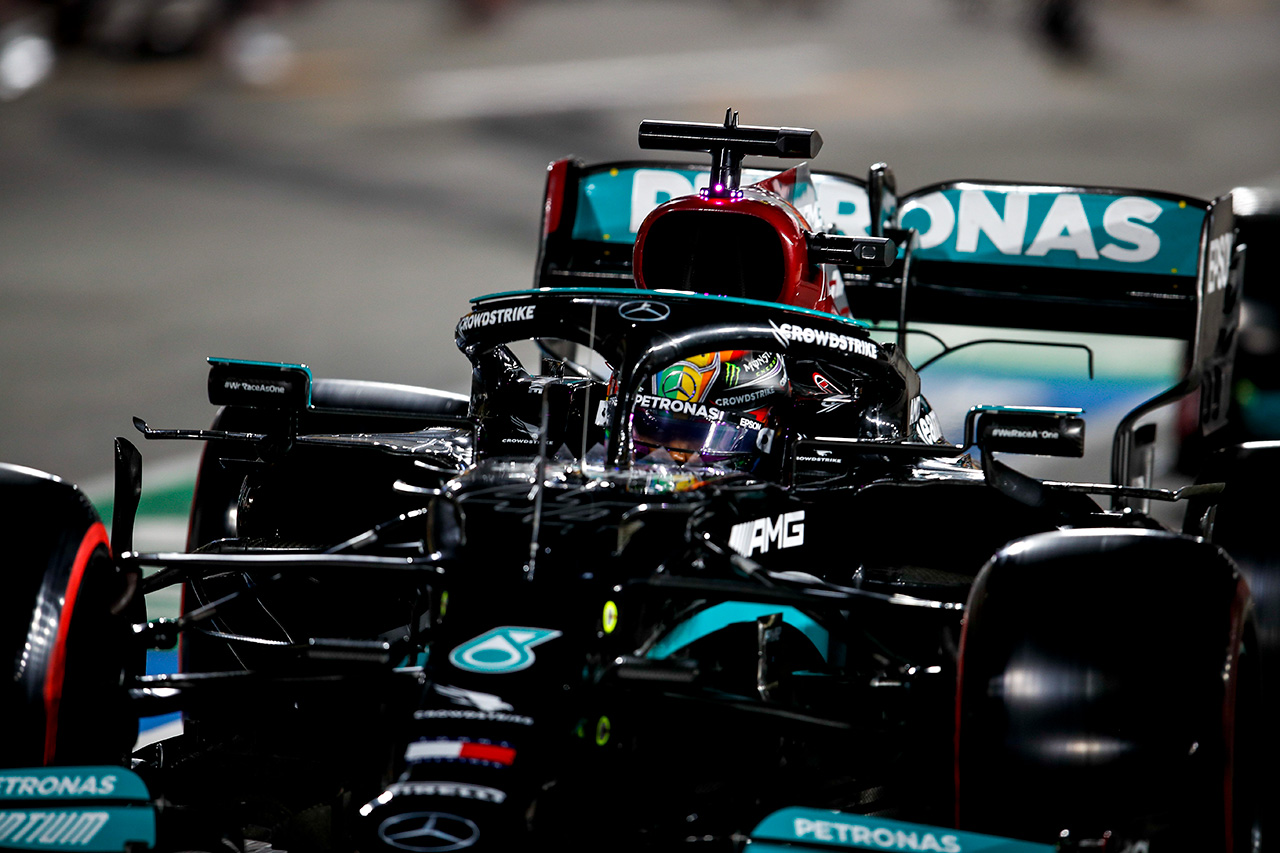 F1:レッドブルの苦情を受けてリアウイングの新たな負荷テストを実施