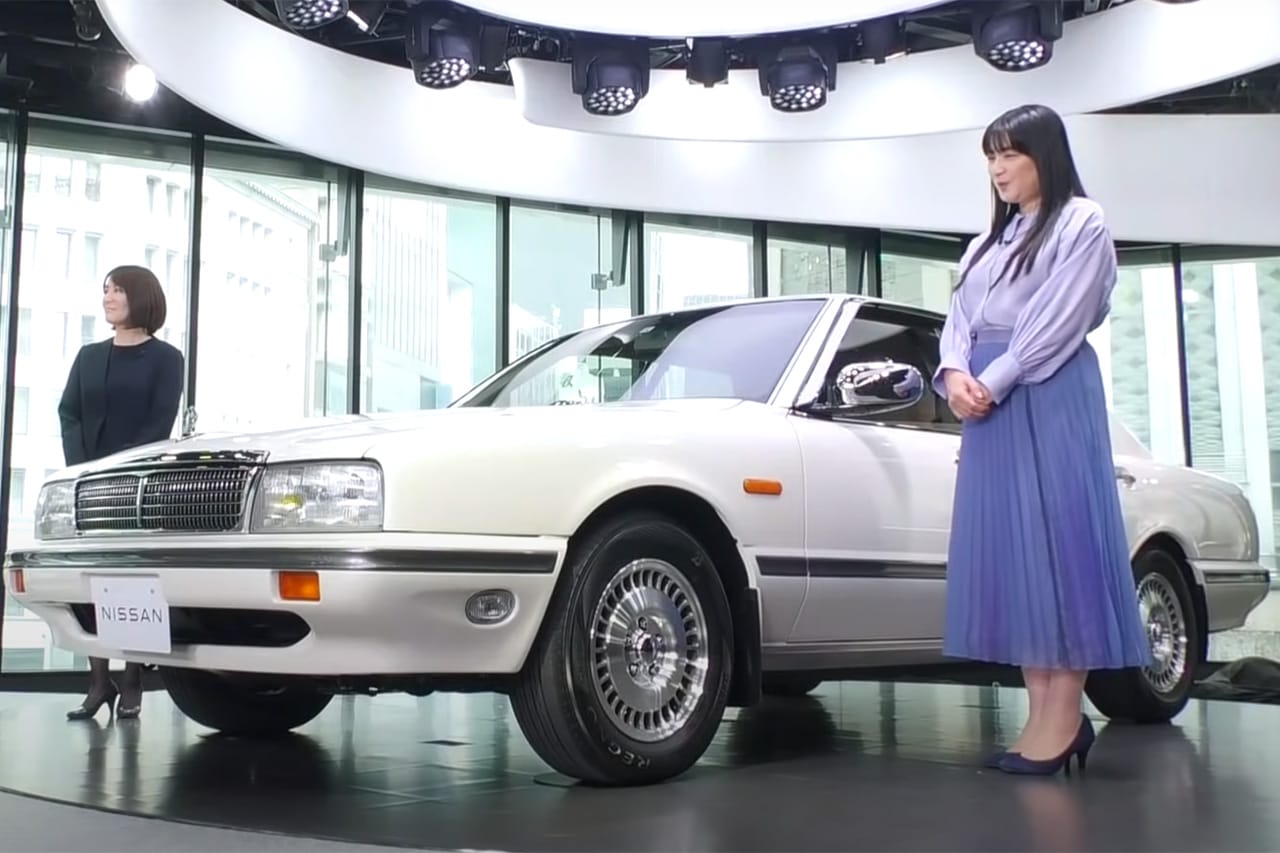 日産、伊藤かずえさんの愛車「シーマ」のレストアを完了