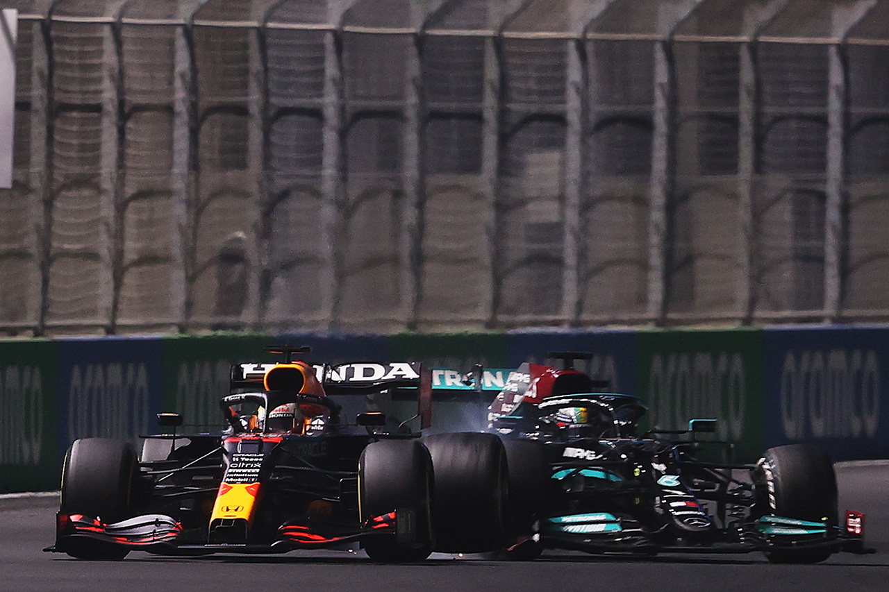「ハミルトンとフェルスタッペンのバトルはレンタルカート大会」と元F1王者