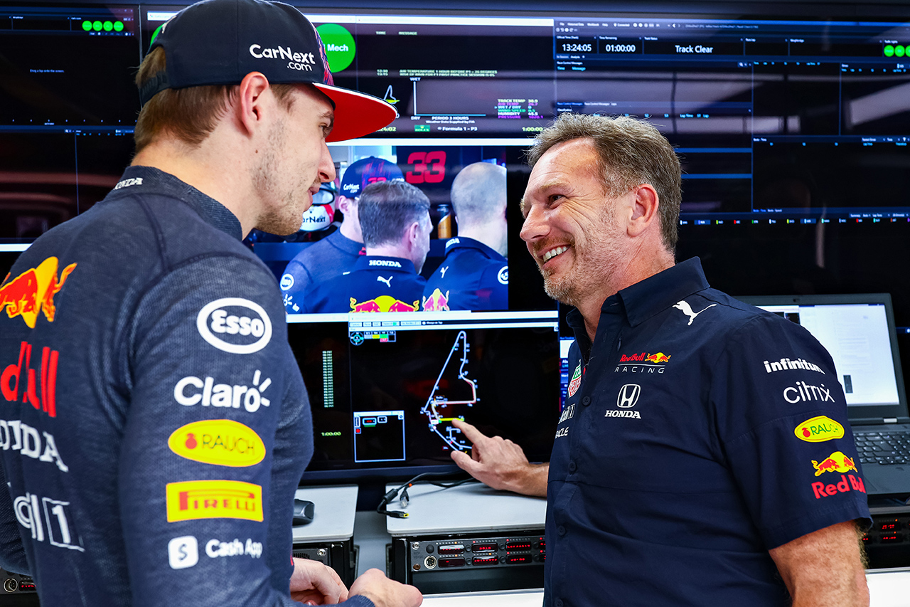 レッドブルF1代表 「メルセデスにはマシンがあり、我々にはマックスがいる」