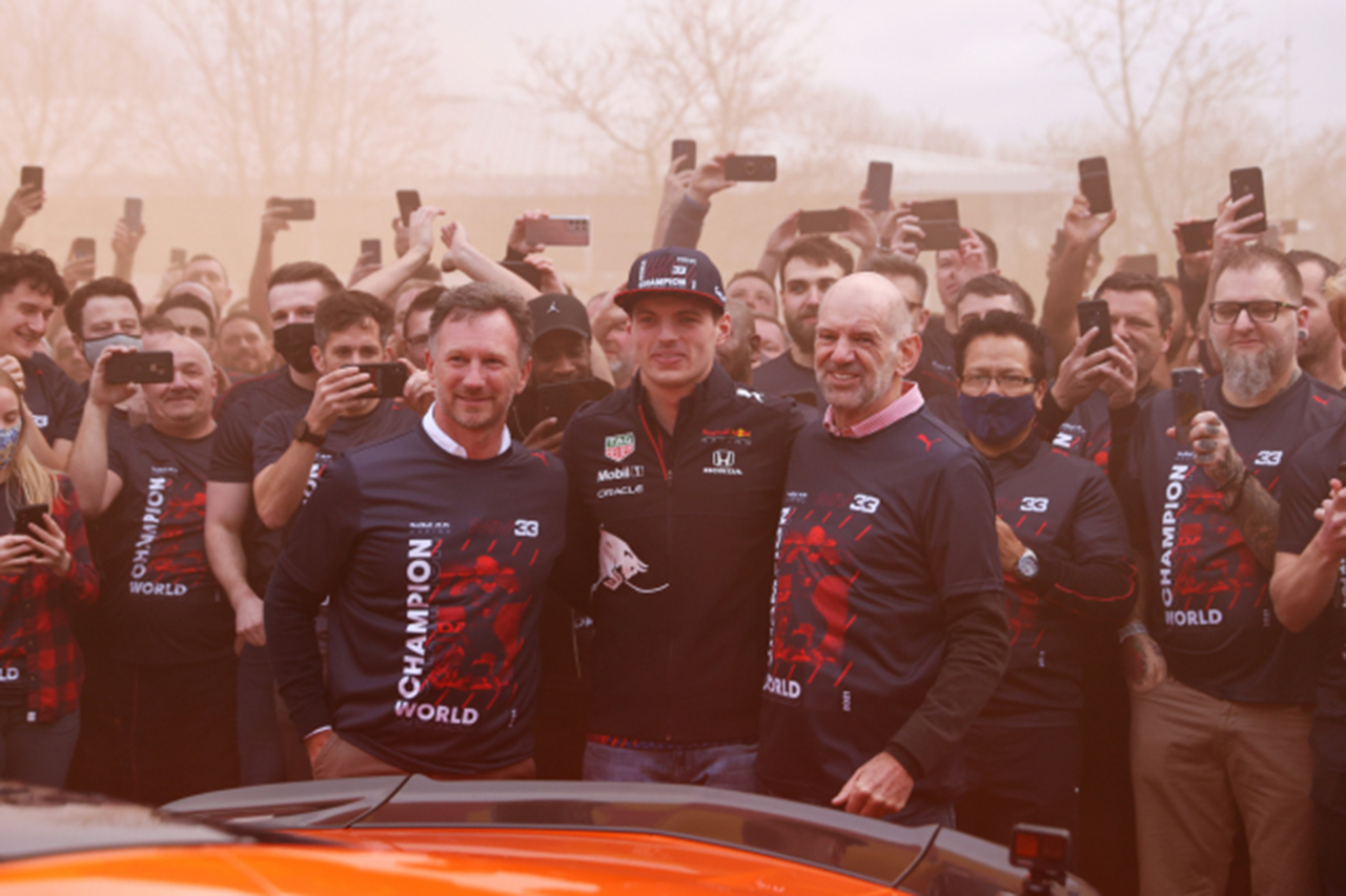 マックス・フェルスタッペン、新F1王者としてミルトンキーンズに凱旋