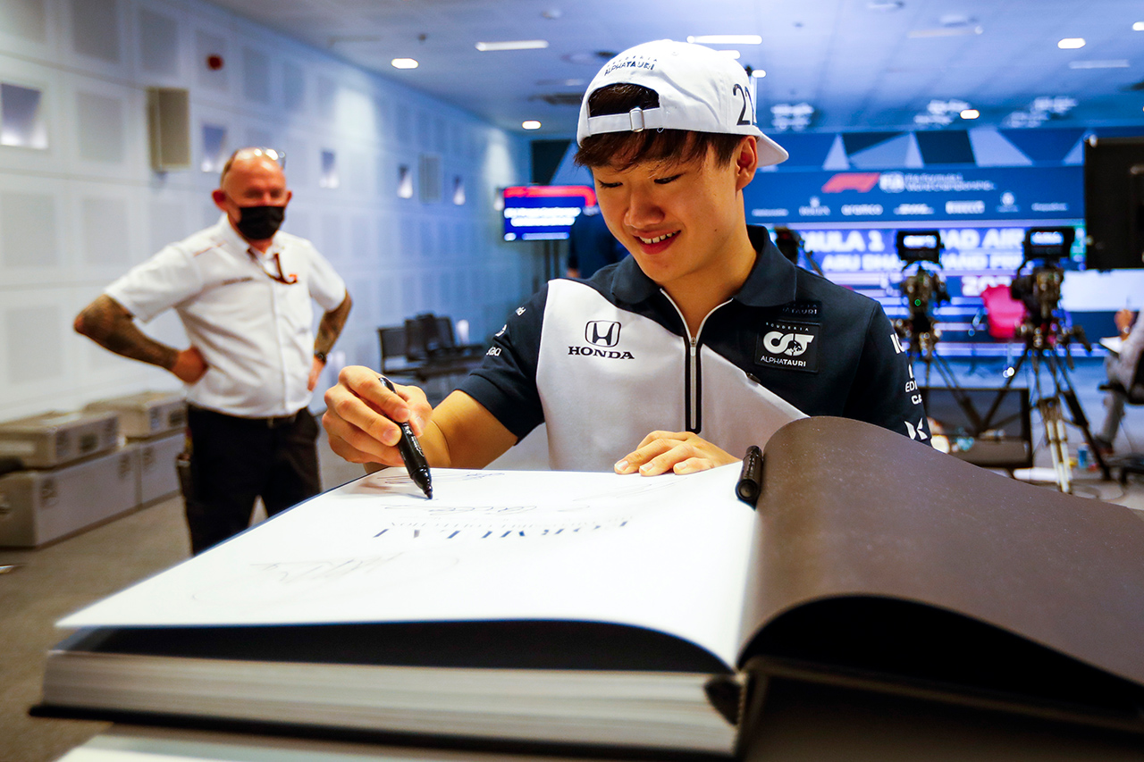 アルファタウリF1の角田裕毅、オフシーズンは“禁酒”で肉体改善