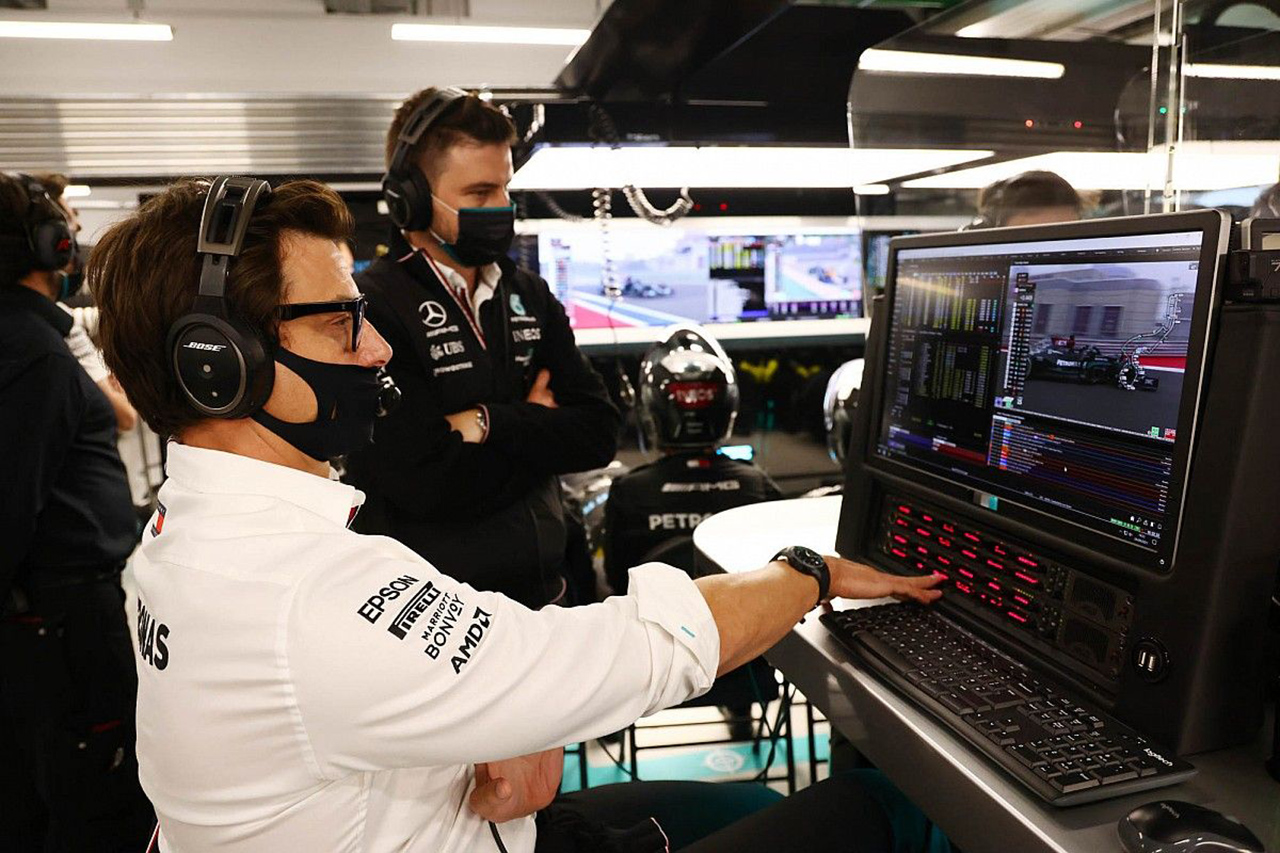 メルセデスF1代表、F1レースディレクターとの無線通信の禁止に賛成