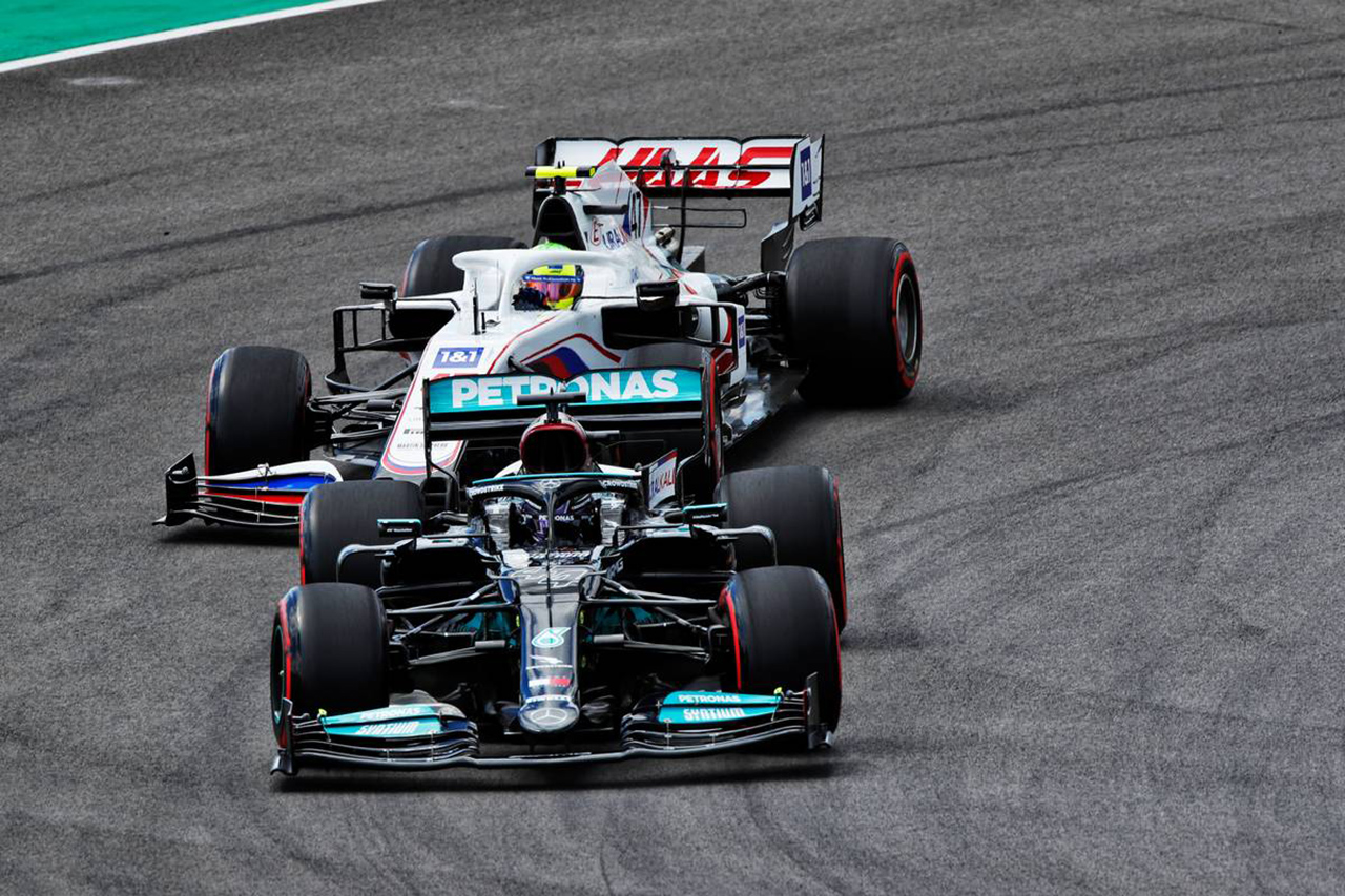 「2022年F1マシンで1位と最下位のタイム差は半減する」とFIA技術責任者