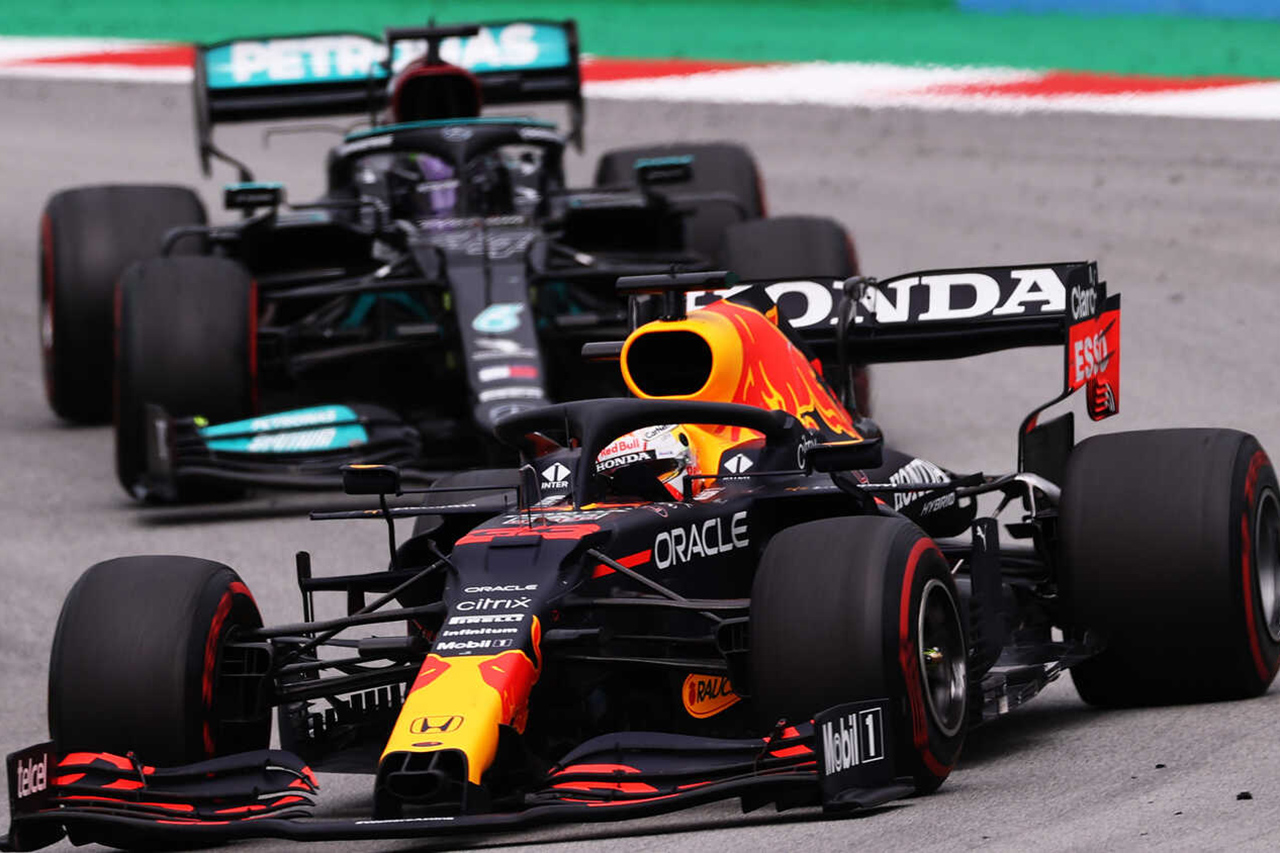 レッドブルF1代表 「同じマシンならフェルスタッペンがハミルトンに勝つ」