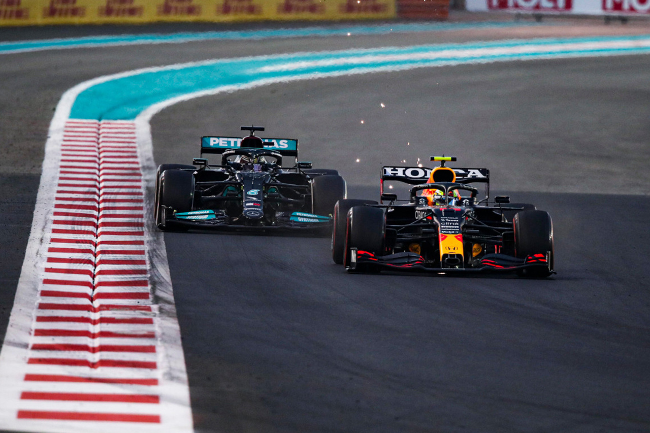 レッドブルF1首脳 「ペレスのハミルトンへの防御はフェアだった」