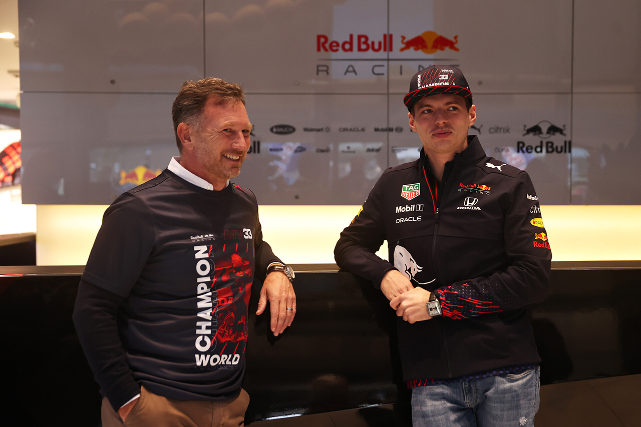 レッドブルF1代表 「フェルスタッペンが長期的にチームに残ることを望む」