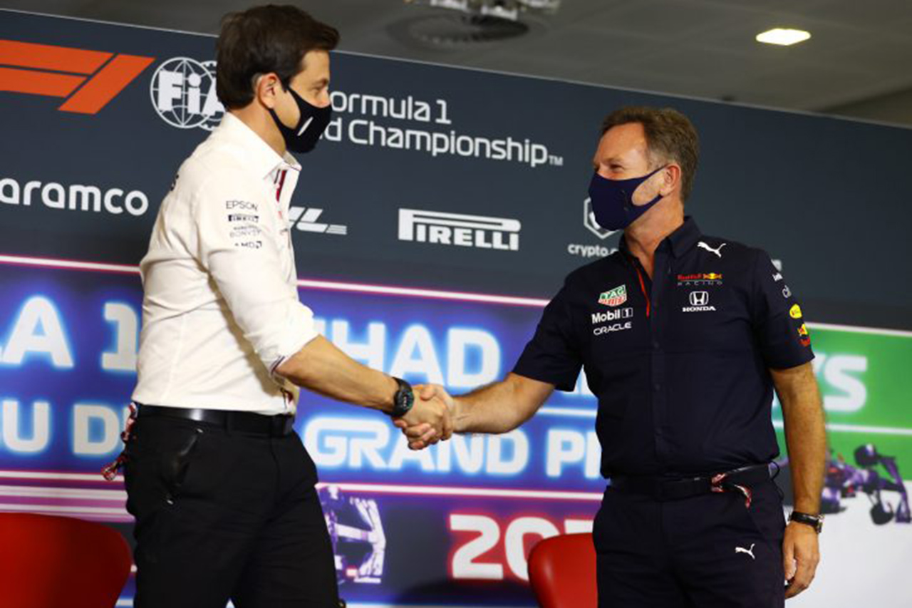 メルセデスF1代表、妻からの叱責でレッドブルF1代表との舌戦を猛省