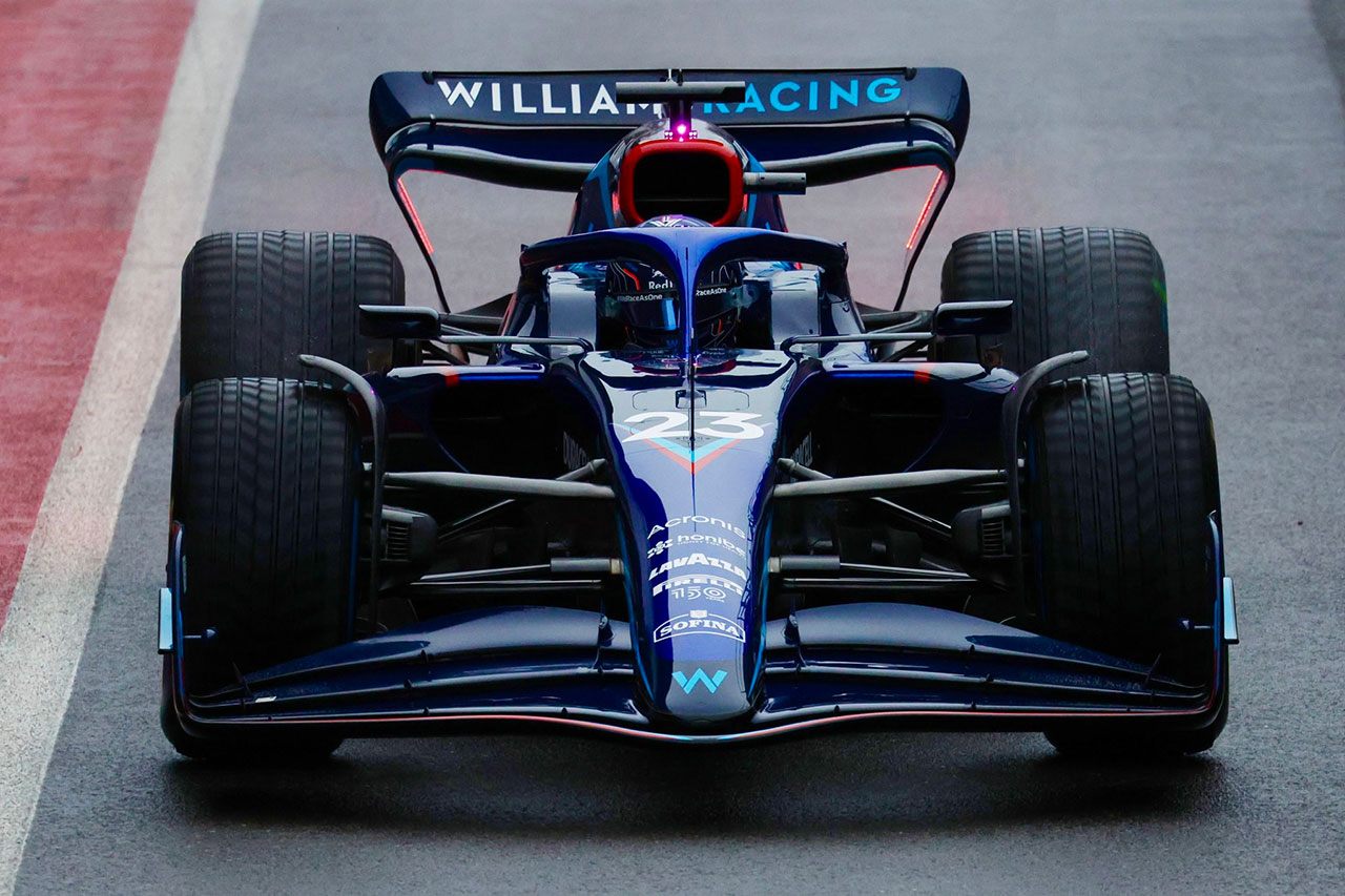 アレクサンダー・アルボンがFW44のシェイクダウンで感じた視界問題