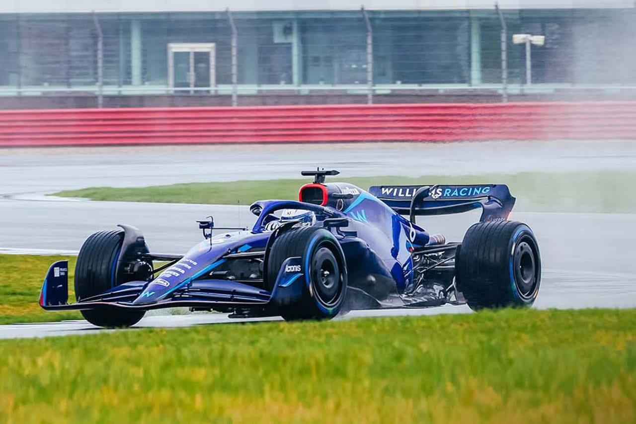 ウィリアムズF1、2022年F1マシン『FW44』をシェイクダウン